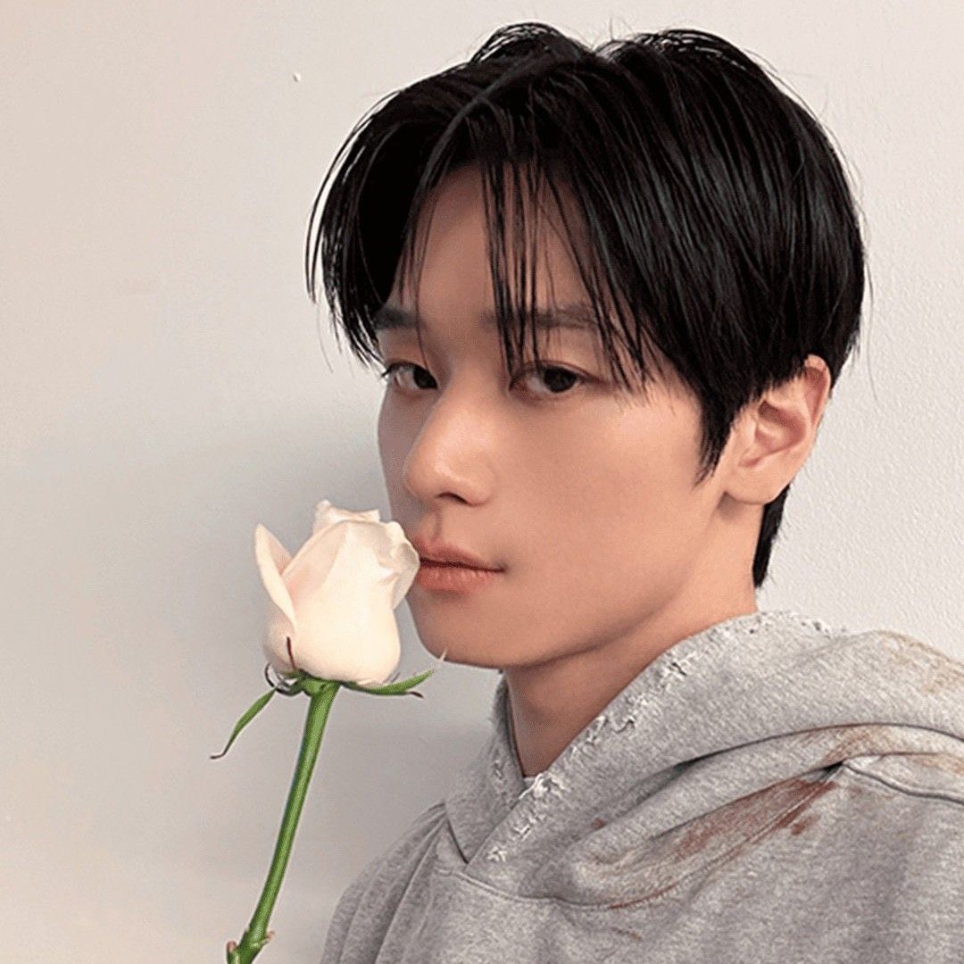 Latest photo of Juyeon (THE BOYZ)
