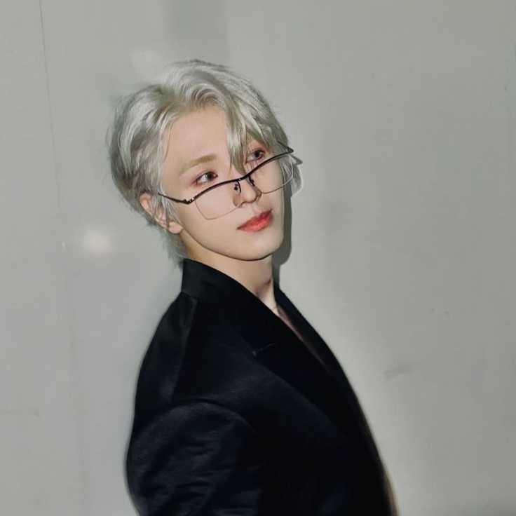 Recent activity shot of Yonghee (CIX)