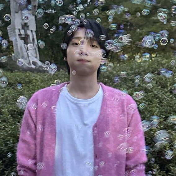 A moment captured by Jeong Sewoon's fan