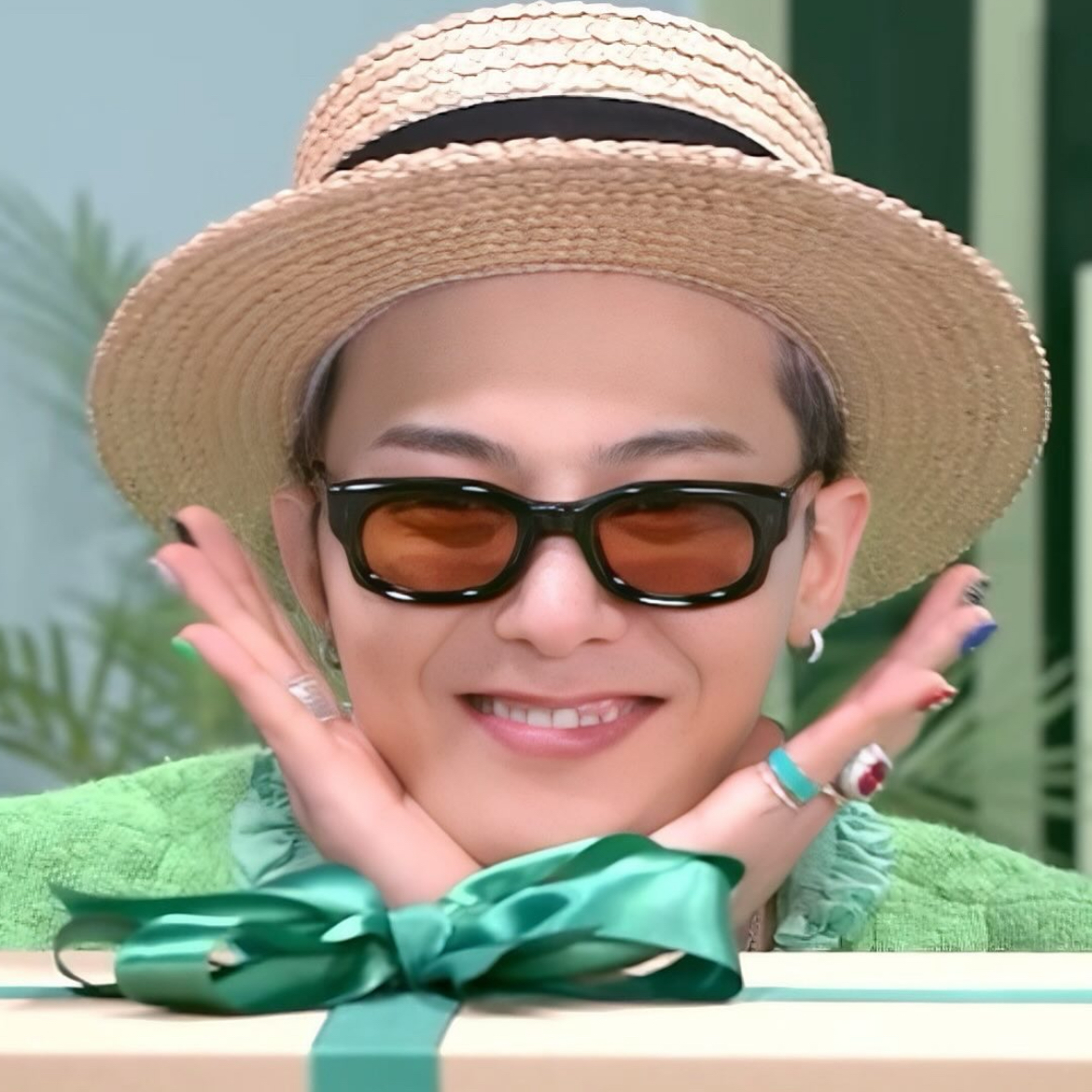 G-DRAGON (BIGBANG)的最新活動照片