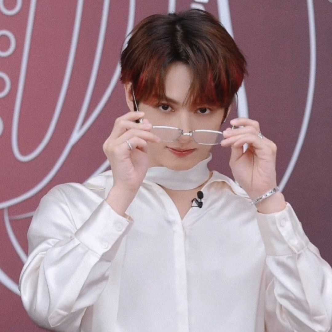 Recent activity shot of Jun (SEVENTEEN)