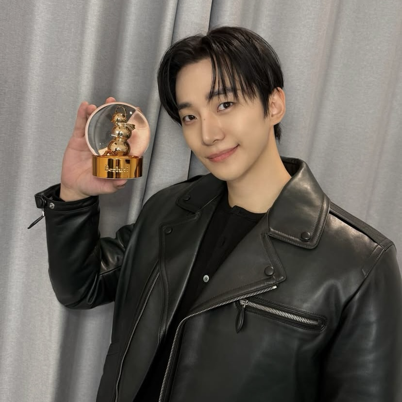 Behind-the-scenes cut of Junho (2PM)