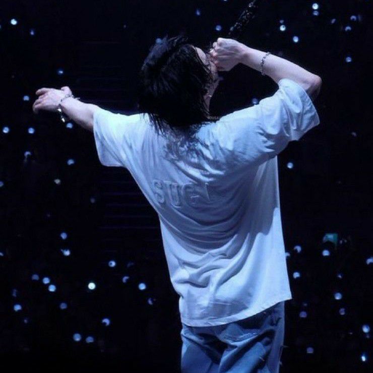 슈가 (방탄소년단) 최근 활동샷