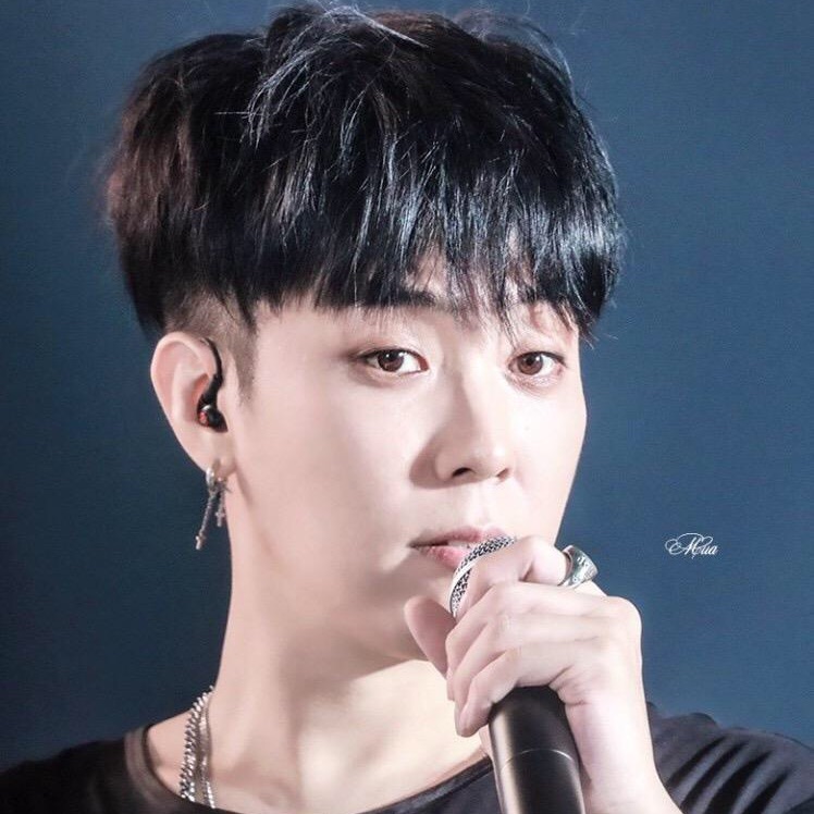 Behind-the-scenes cut of Eun Jiwon (SECHSKIES)