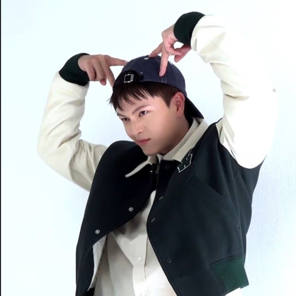 Latest photo of Yook Sungjae (BTOB)