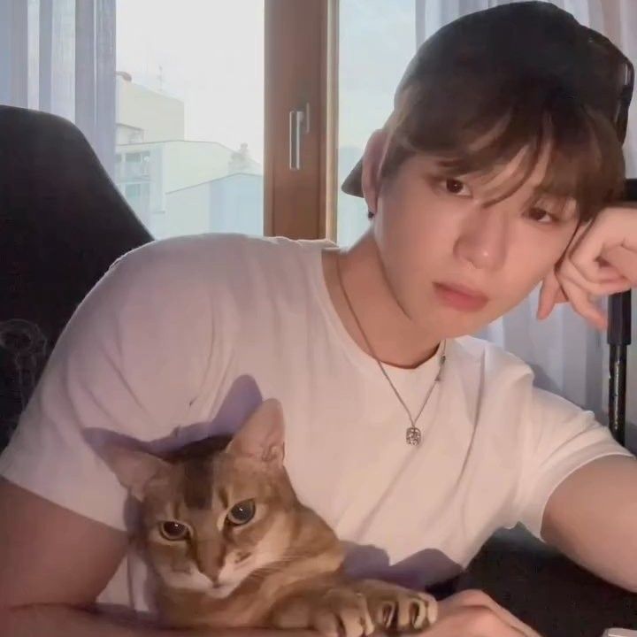 Behind-the-scenes cut of Kang Daniel