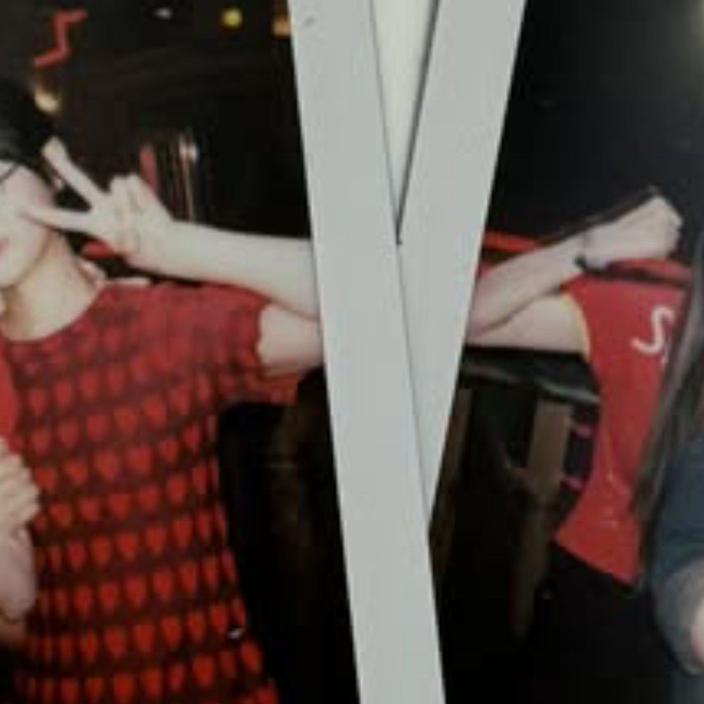 Behind-the-scenes cut of Chuu