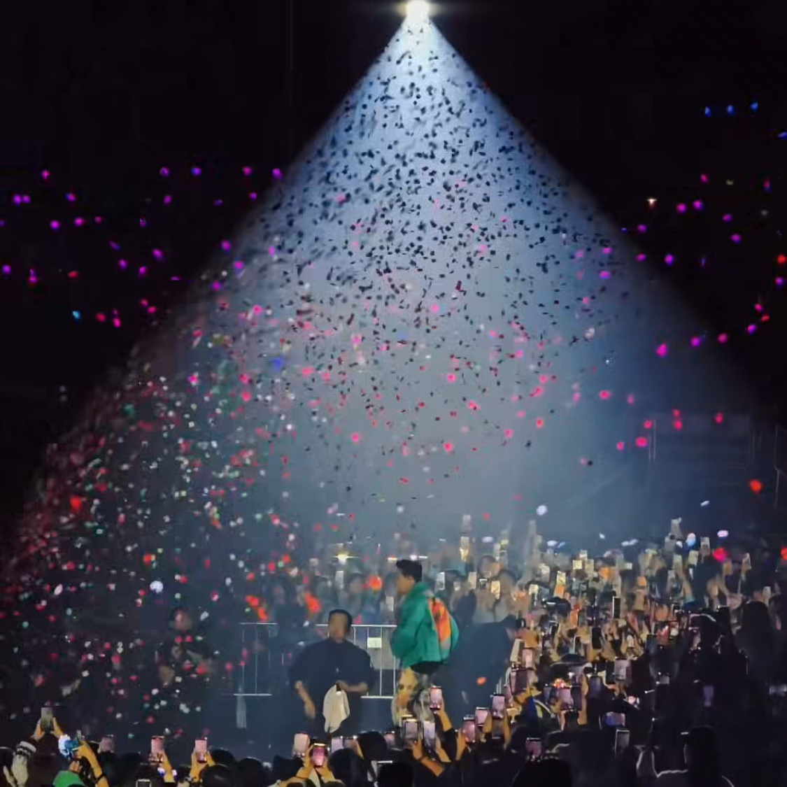 G-DRAGON (빅뱅)의 비하인드 컷