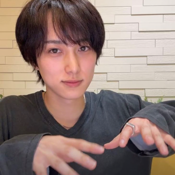 오자키 타쿠미 (INI)의 비하인드 컷