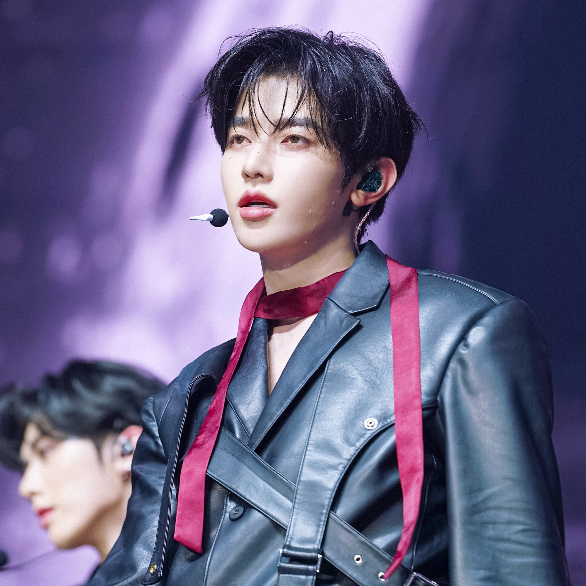 章昊 (ZEROBASEONE)的幕后花絮