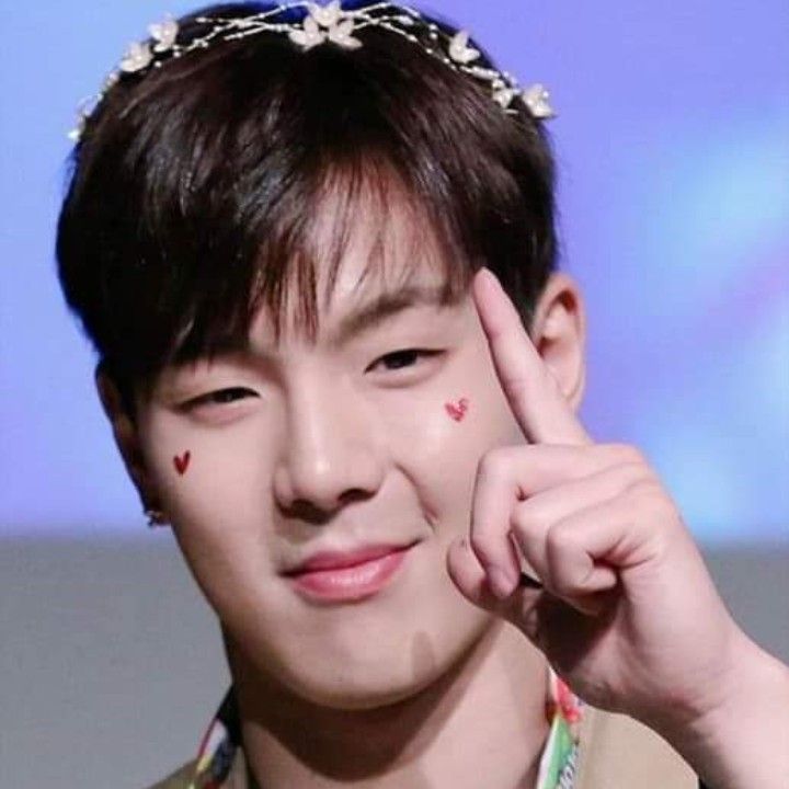 A moment captured by Shownu (MONSTA X)'s fan