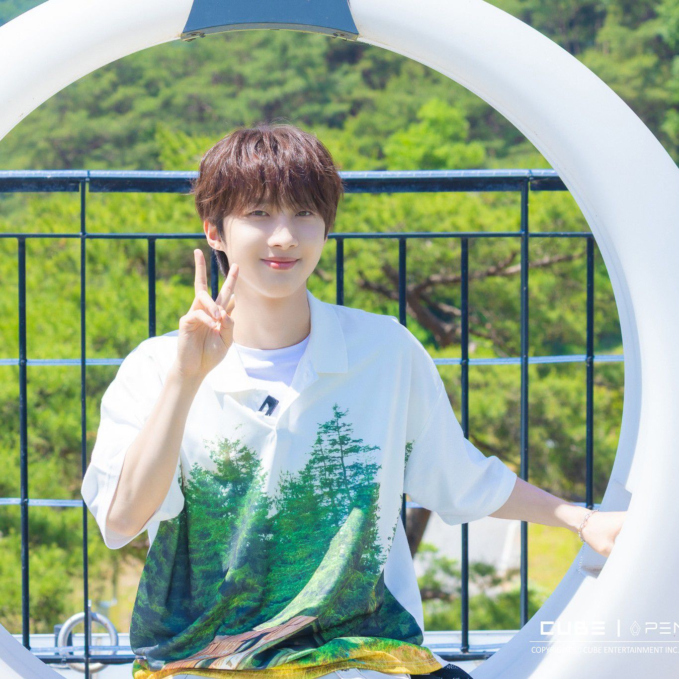 Latest photo of Hui (PENTAGON)