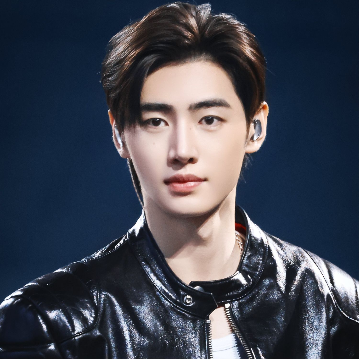 Latest photo of Sunghoon (ENHYPEN)