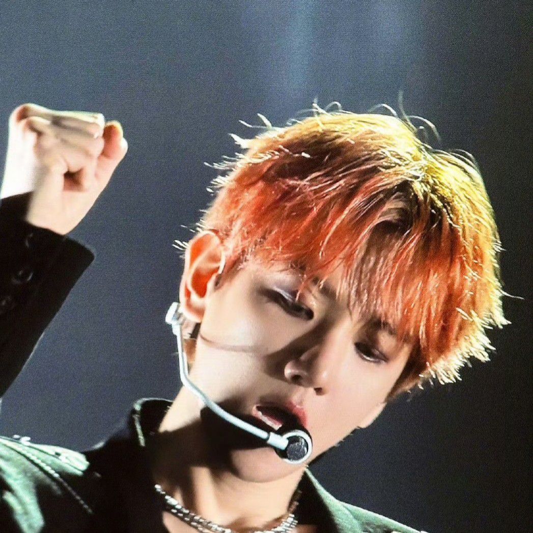 Behind-the-scenes cut of Baekhyun (EXO)