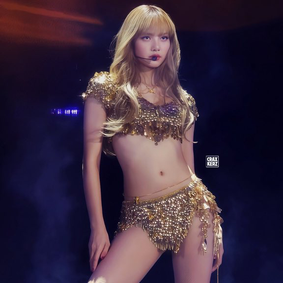 Foto aktivitas terbaru Lisa (BLACKPINK)