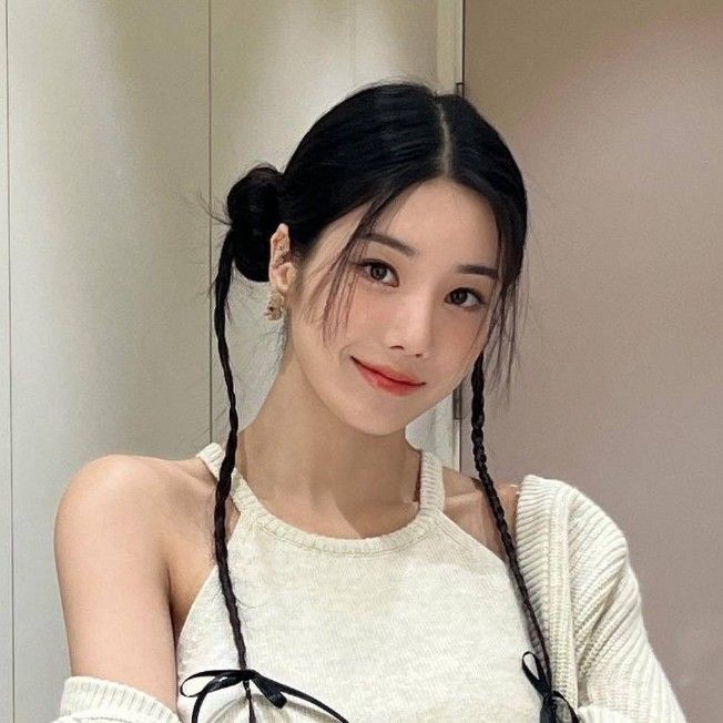 Recent activity shot of Kwon Eunbi