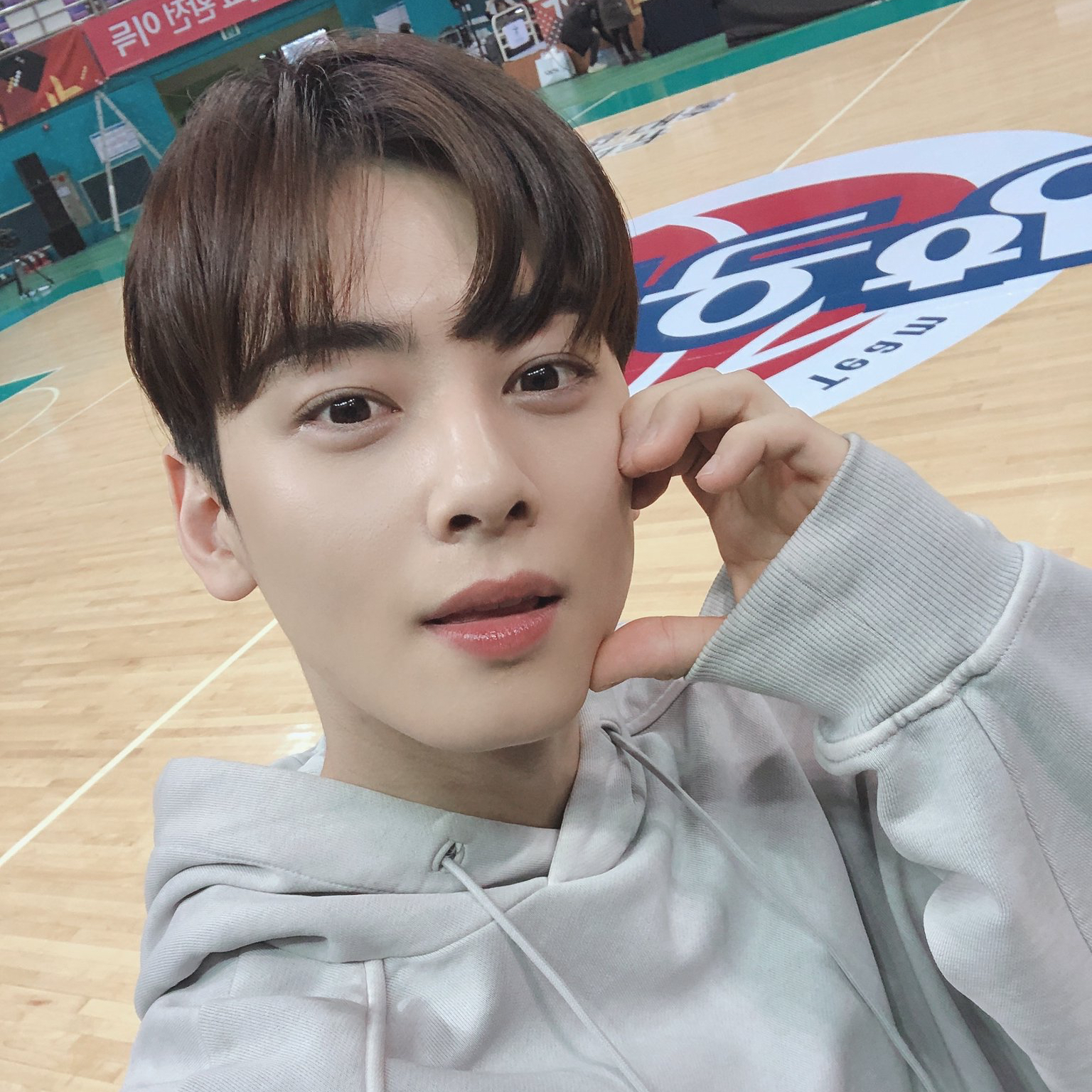 A moment captured by ASTRO's fan