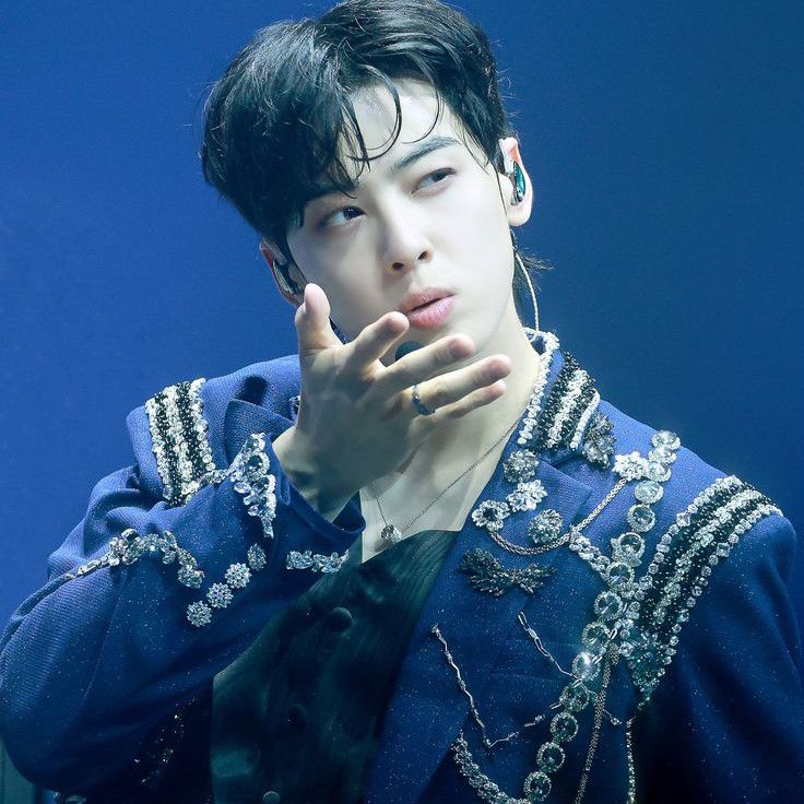 A moment captured by Eunwoo (ASTRO)'s fan