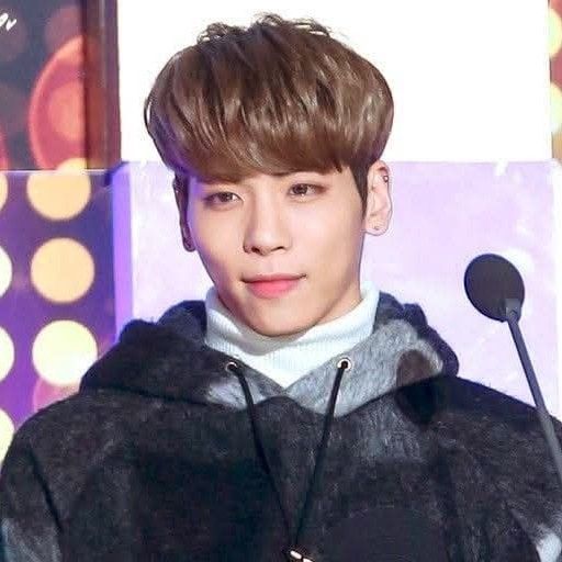 A moment captured by Jonghyun (SHINee)'s fan