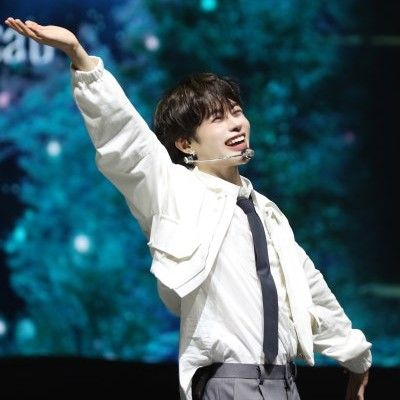 Foto aktivitas terbaru Hanbin (TEMPEST)