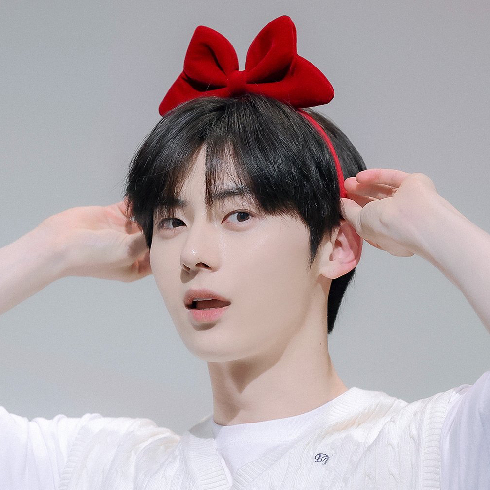 Recent activity shot of Hwang Minhyun