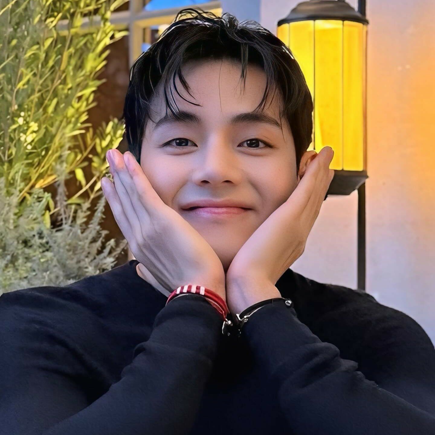A moment captured by V (BTS)'s fan