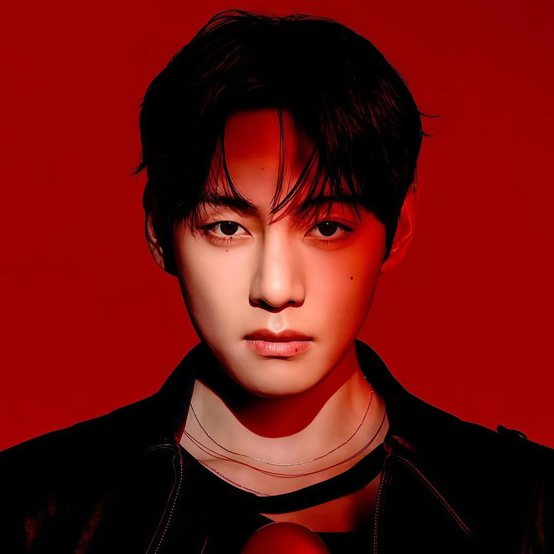 Latest photo of V (BTS)