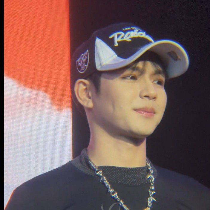 Latest photo of Kim (HORI7ON)