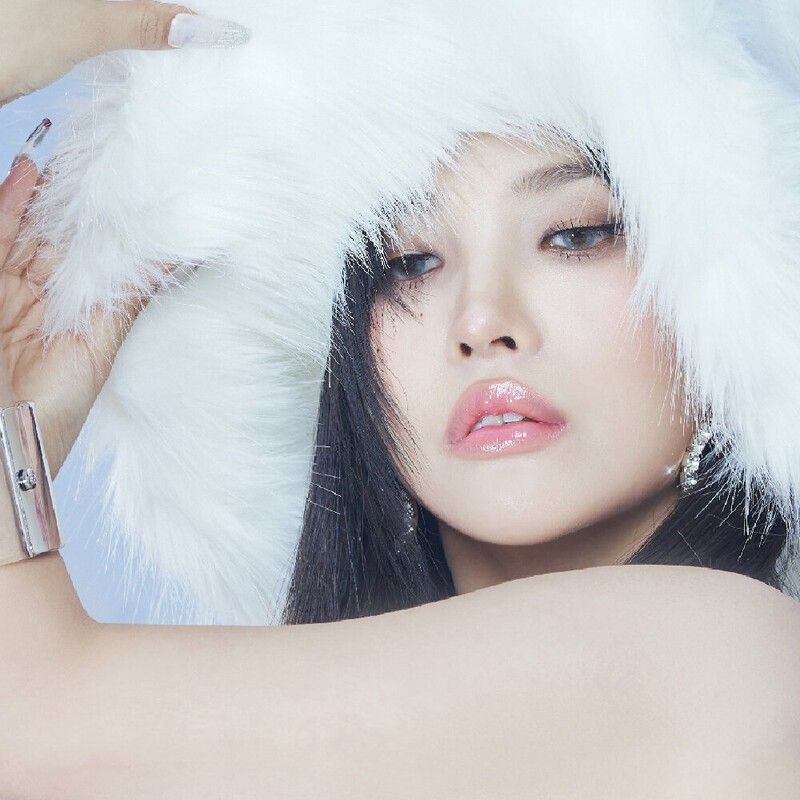 Latest photo of Soyeon (i-dle)