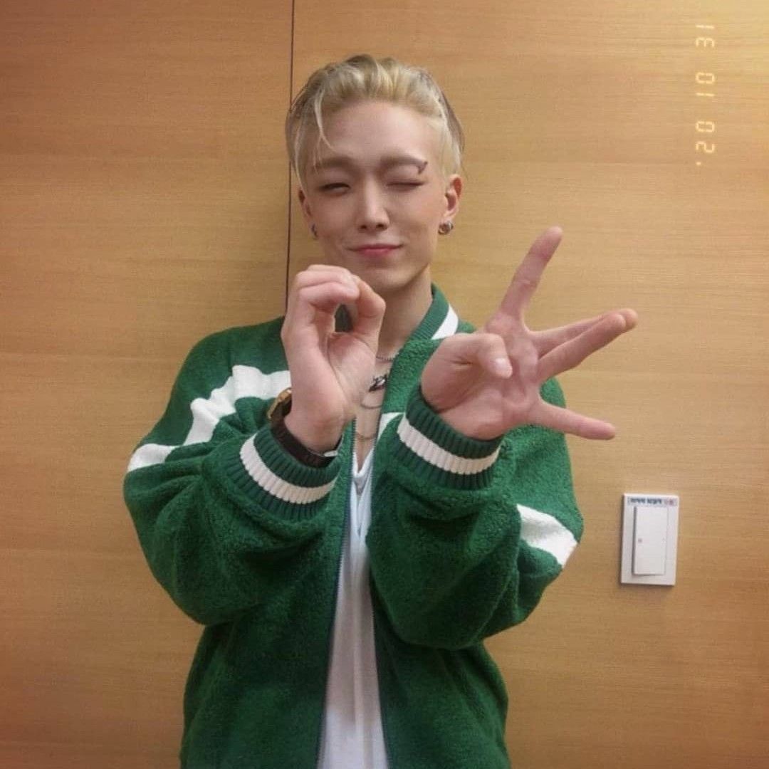 A moment captured by BOBBY (iKON)'s fan