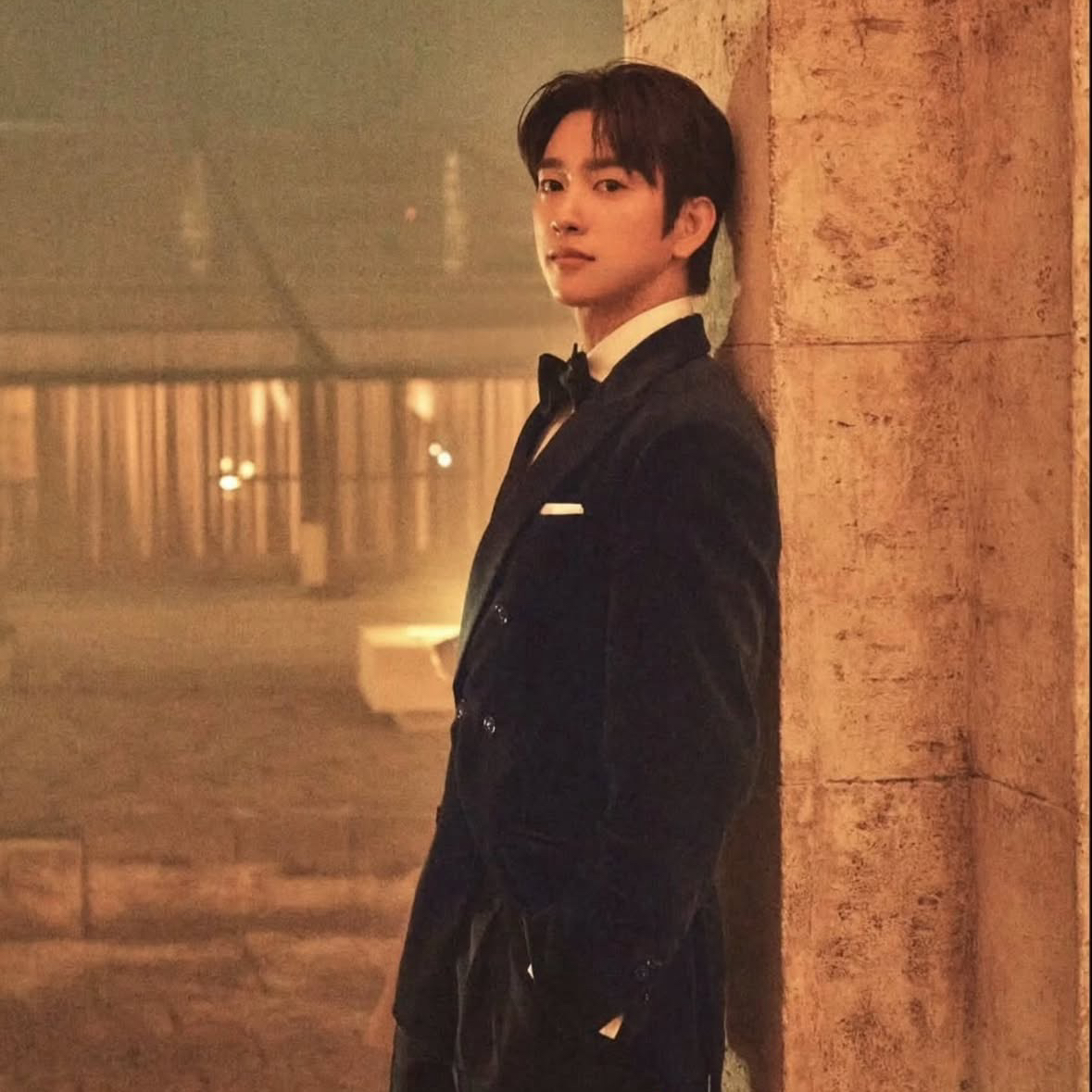 Behind-the-scenes cut of Jinyoung (GOT7)