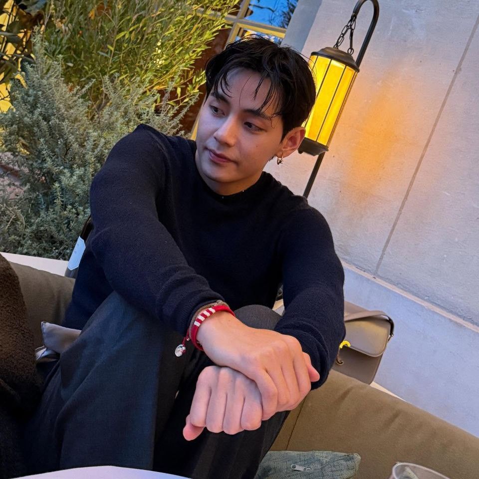 Recent activity shot of V (BTS)
