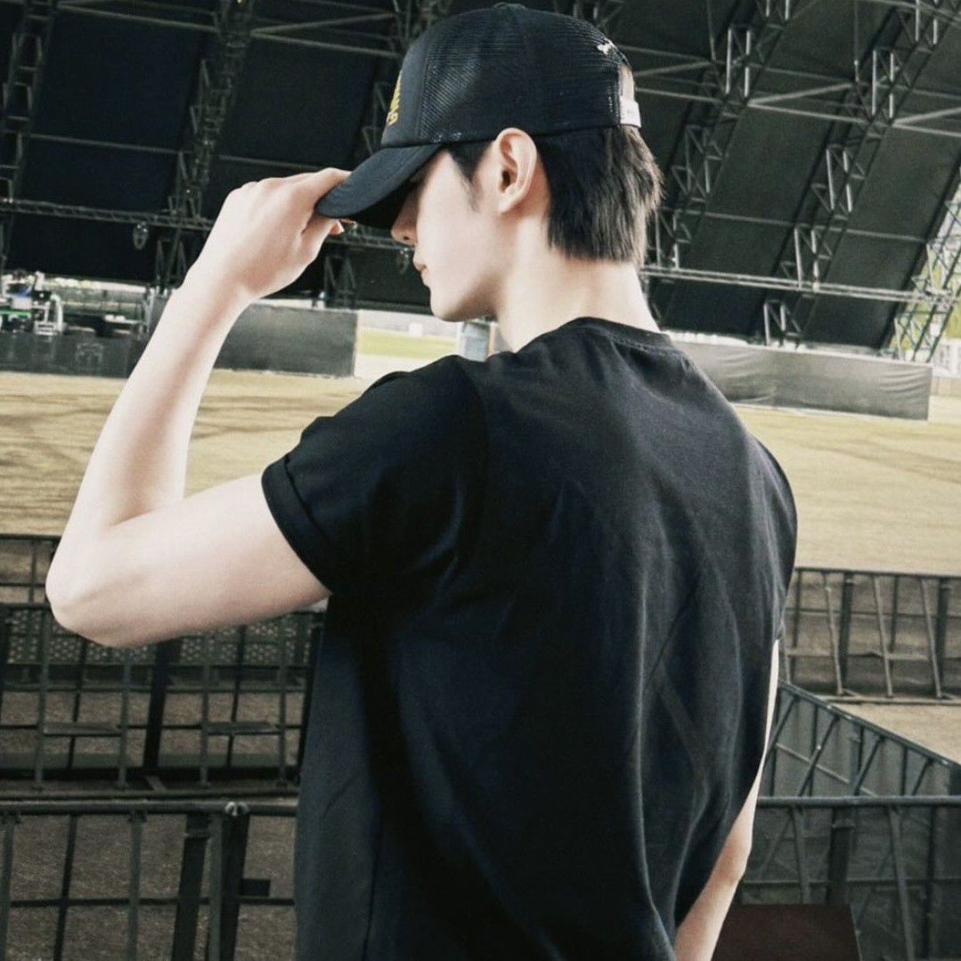 A moment captured by Sunghoon (ENHYPEN)'s fan
