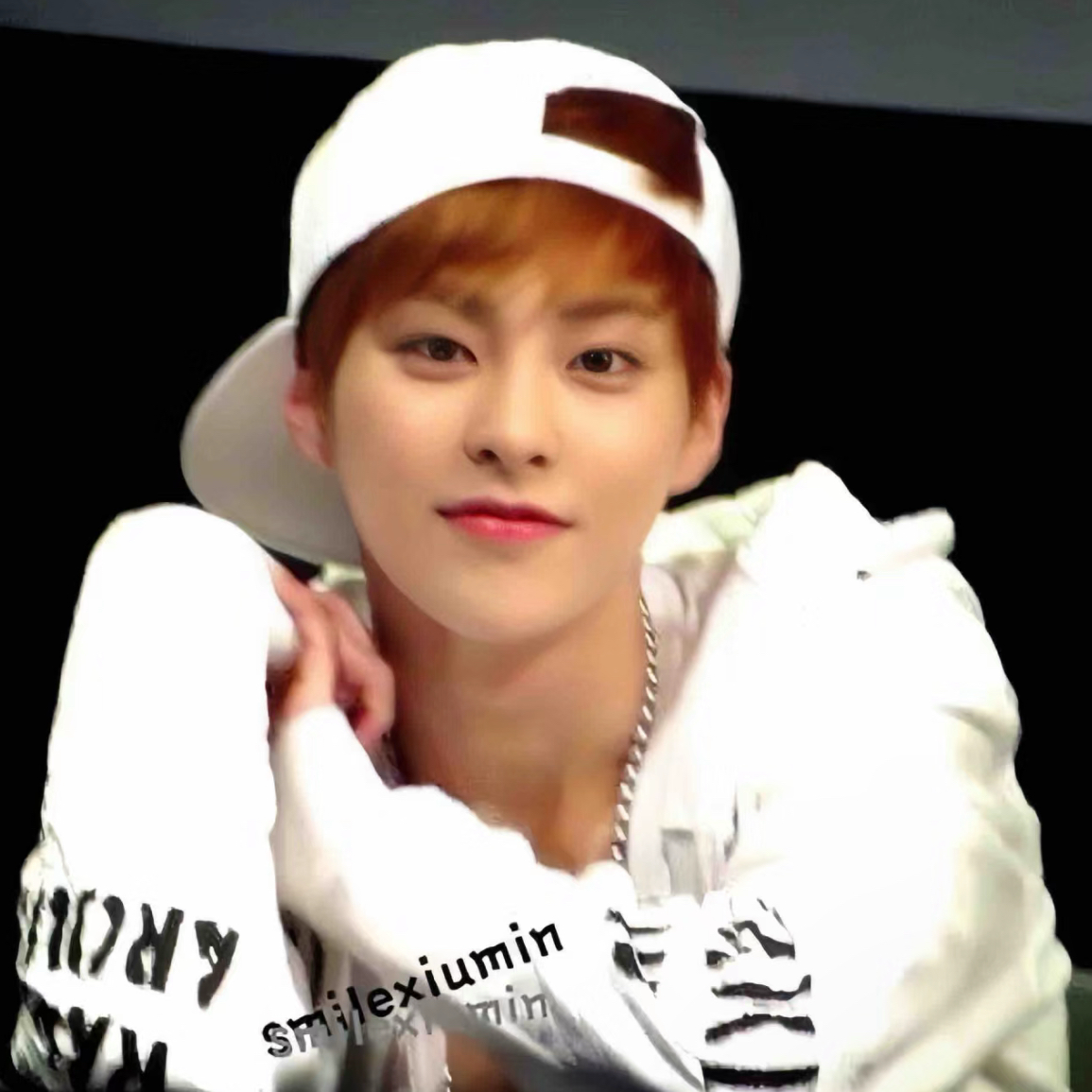 Xiumin (EXO)的幕后花絮