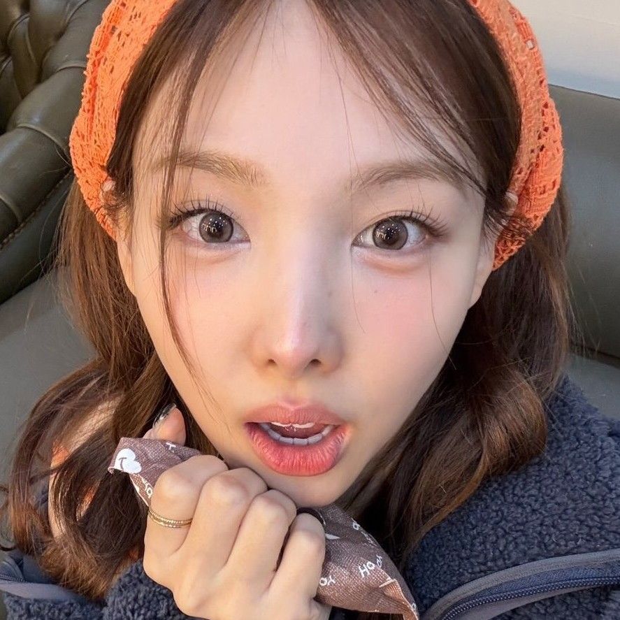 Behind-the-scenes cut of Nayeon (TWICE)