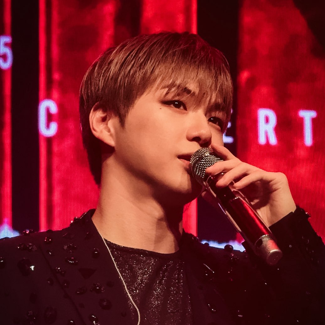 A moment captured by Kang Daniel's fan