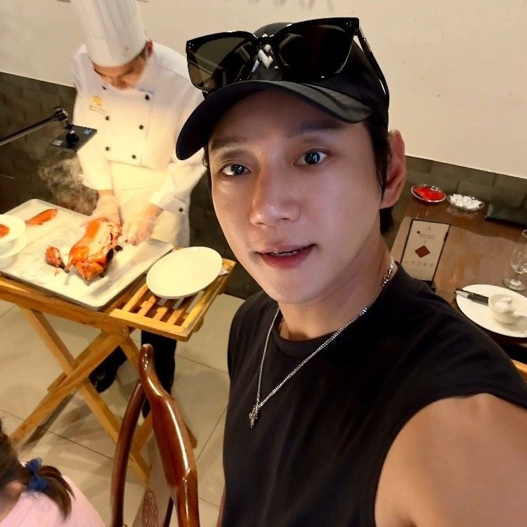 A moment captured by Hwang Chiyeol's fan