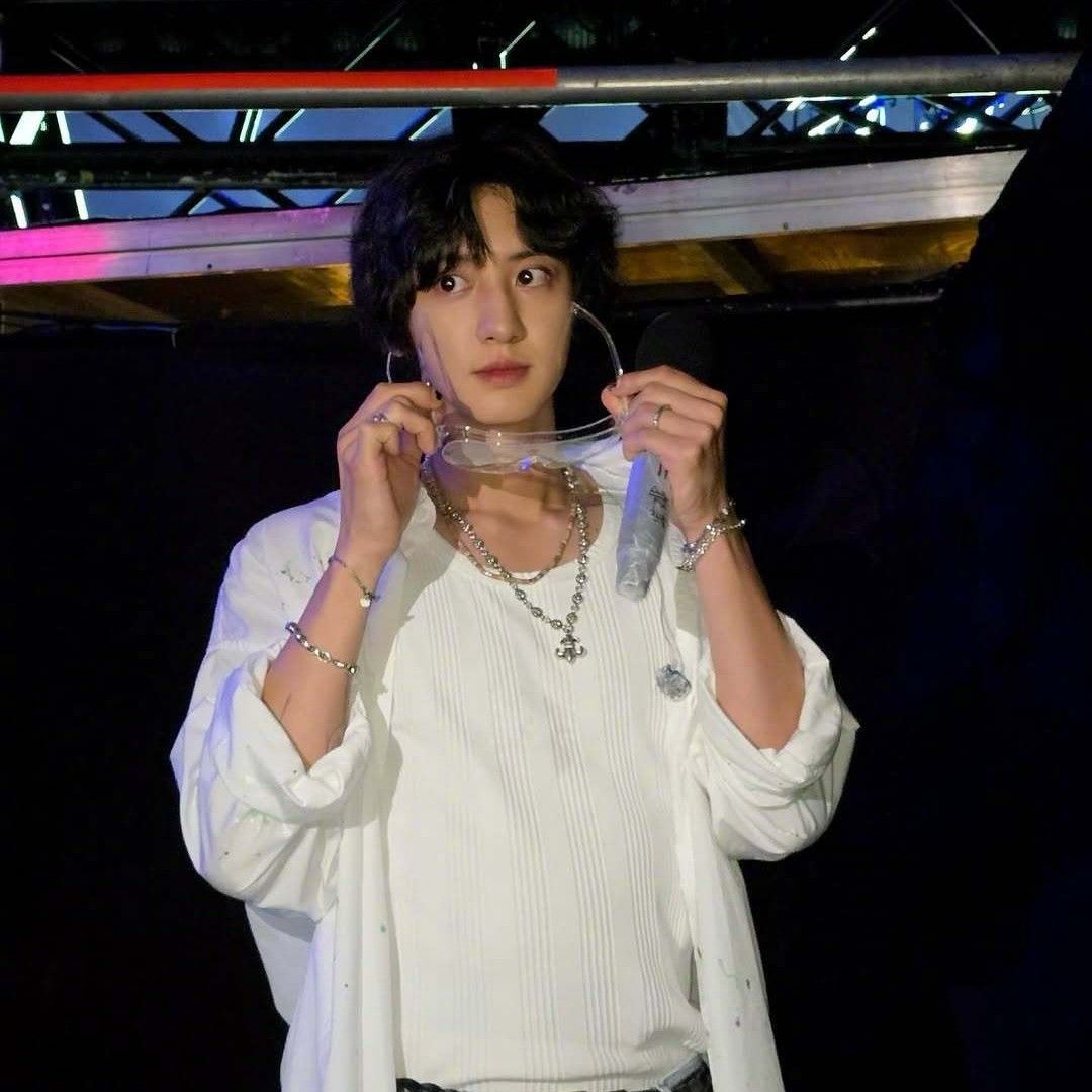 Behind-the-scenes cut of Chanyeol (EXO)