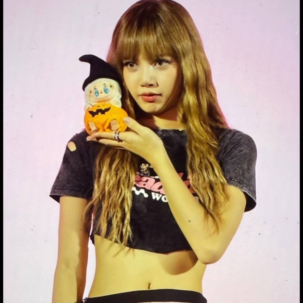 Recent activity shot of Lisa (BLACKPINK)