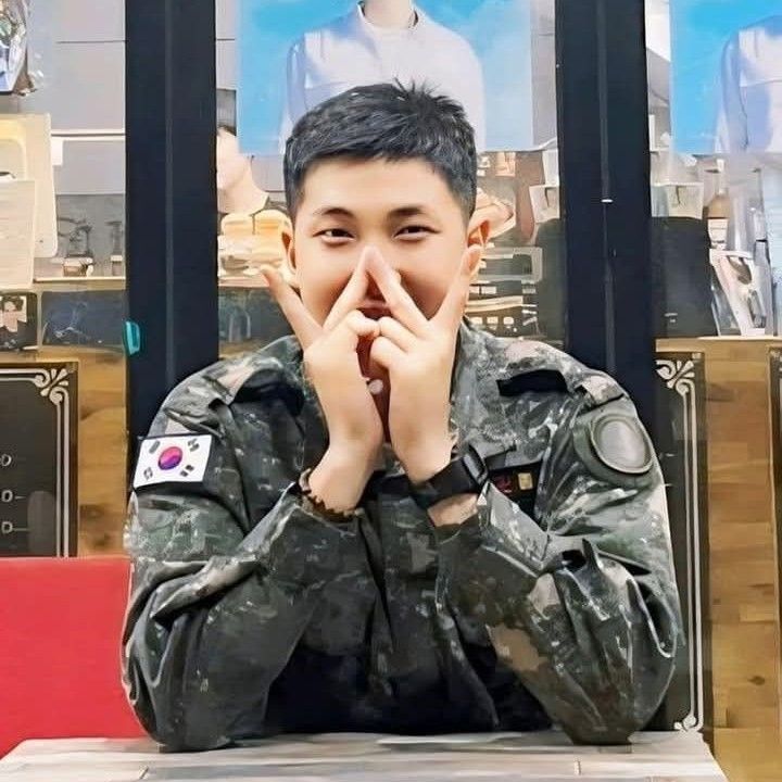 RM (BTS)の最近の活動写真