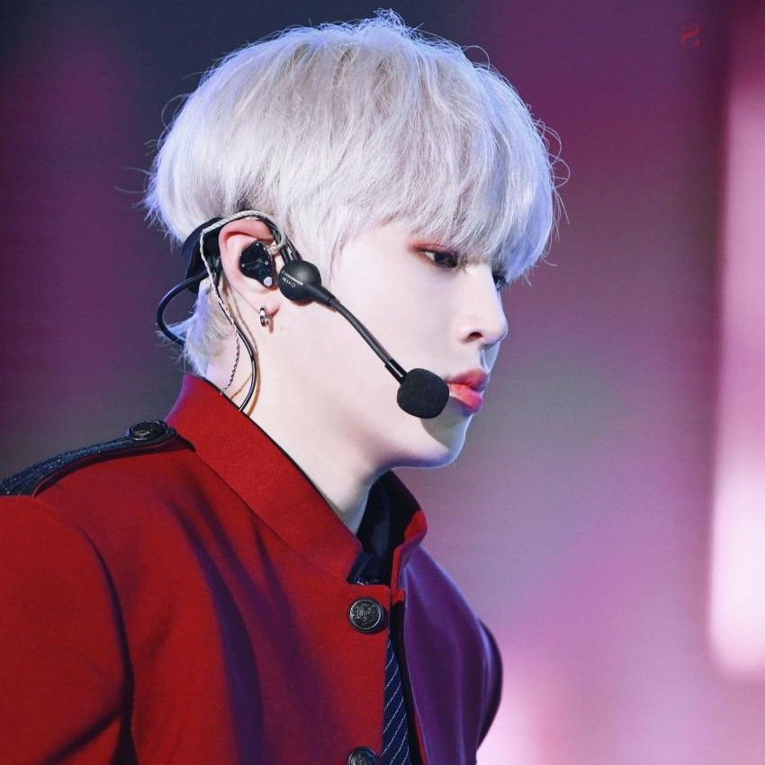 하성운 최근 활동샷