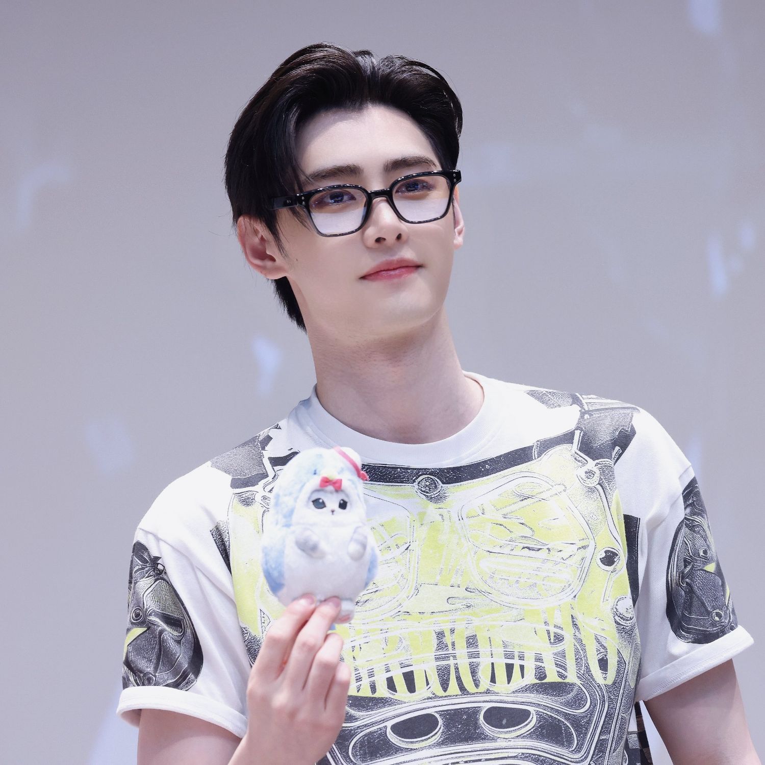 Latest photo of Sunghoon (ENHYPEN)