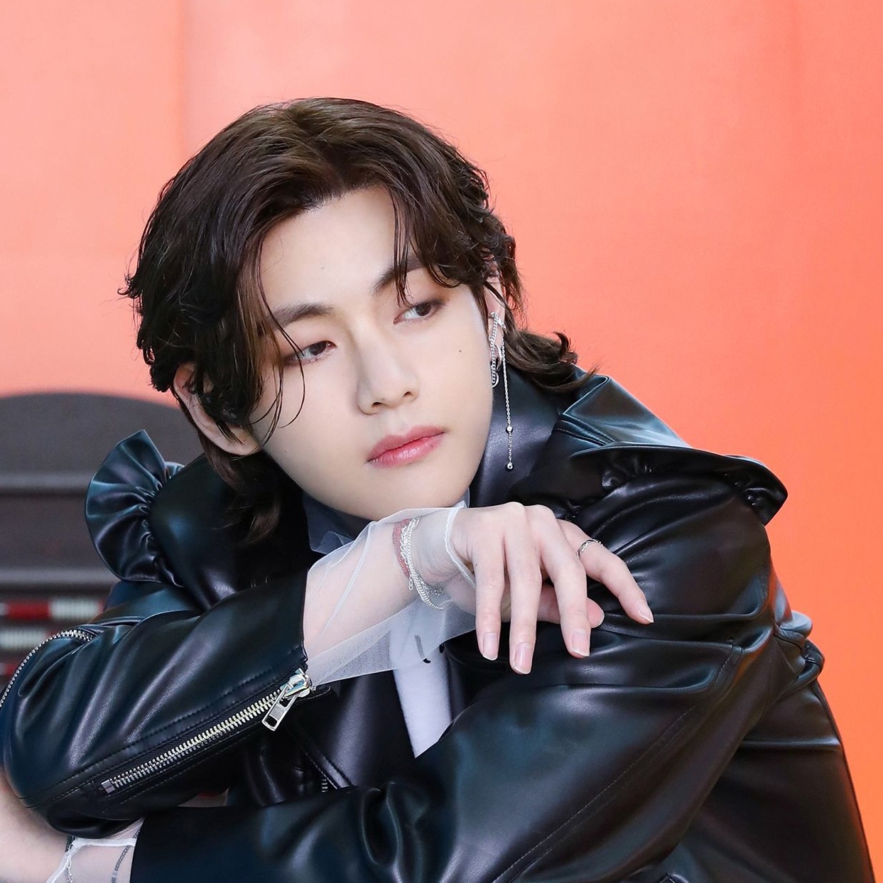 A moment captured by V (BTS)'s fan