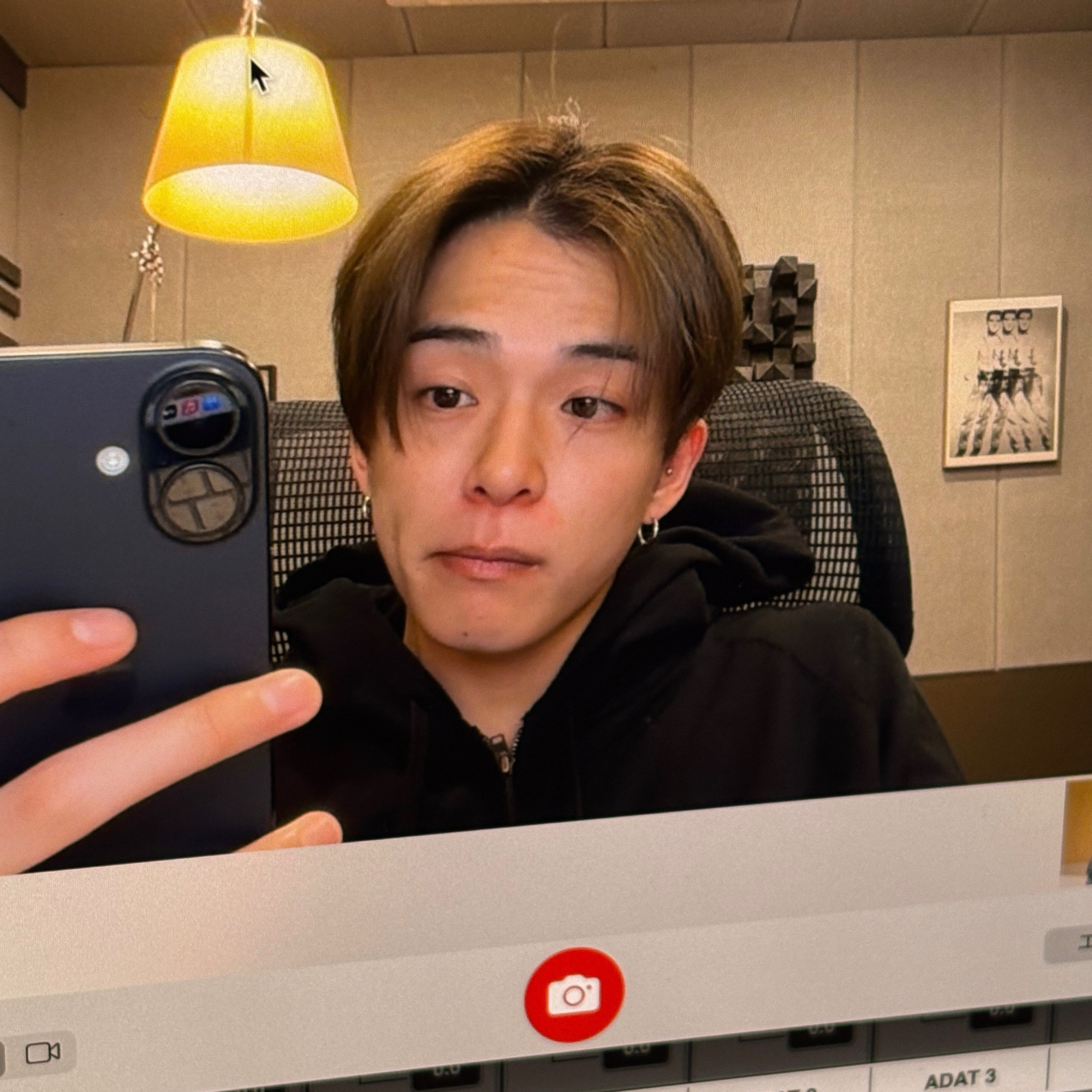 Behind-the-scenes cut of Asahi (TREASURE)