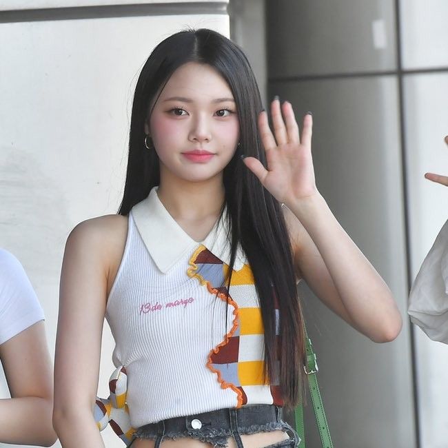 Behind-the-scenes cut of Park Boeun (CLASS:y)