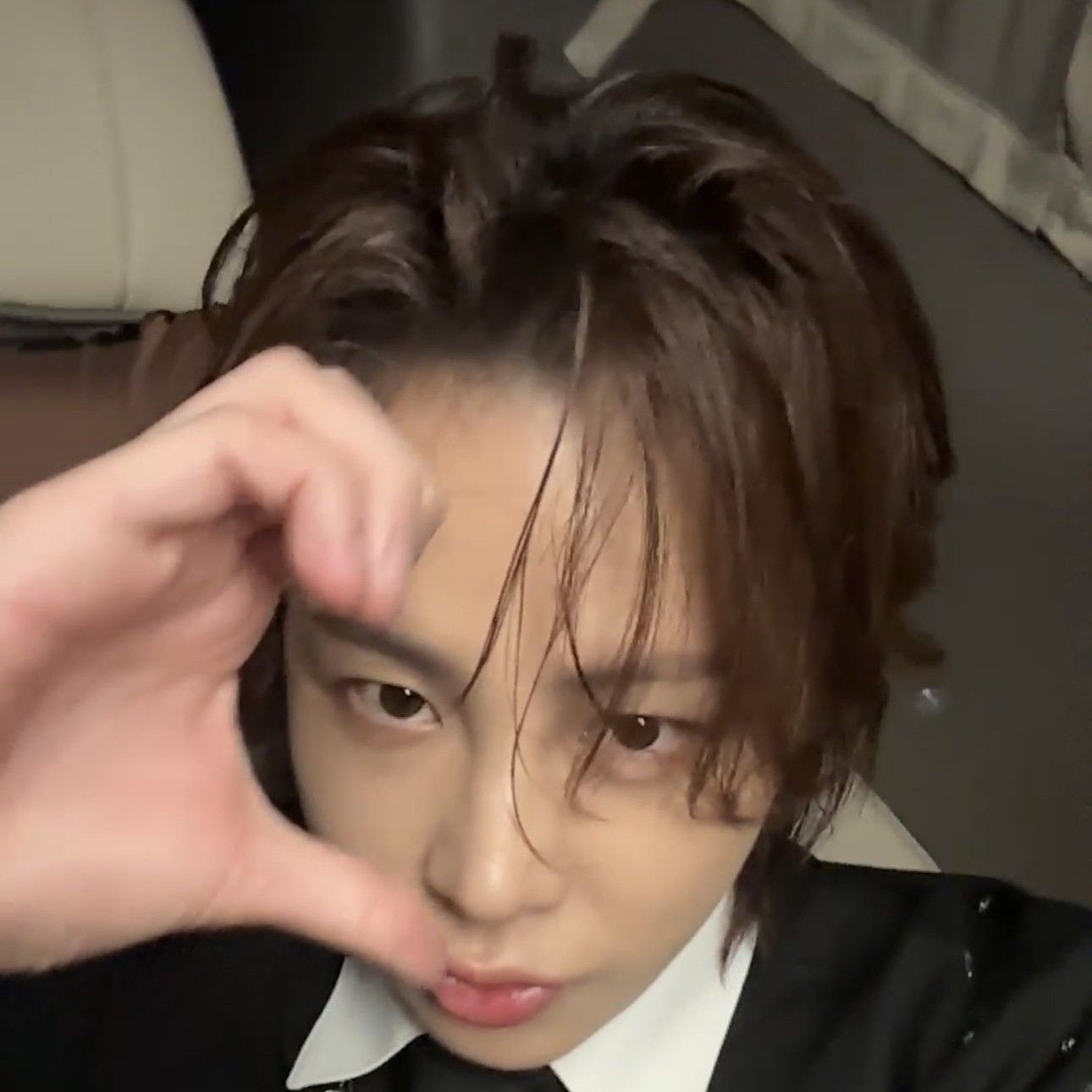A moment captured by Ha Sungwoon's fan