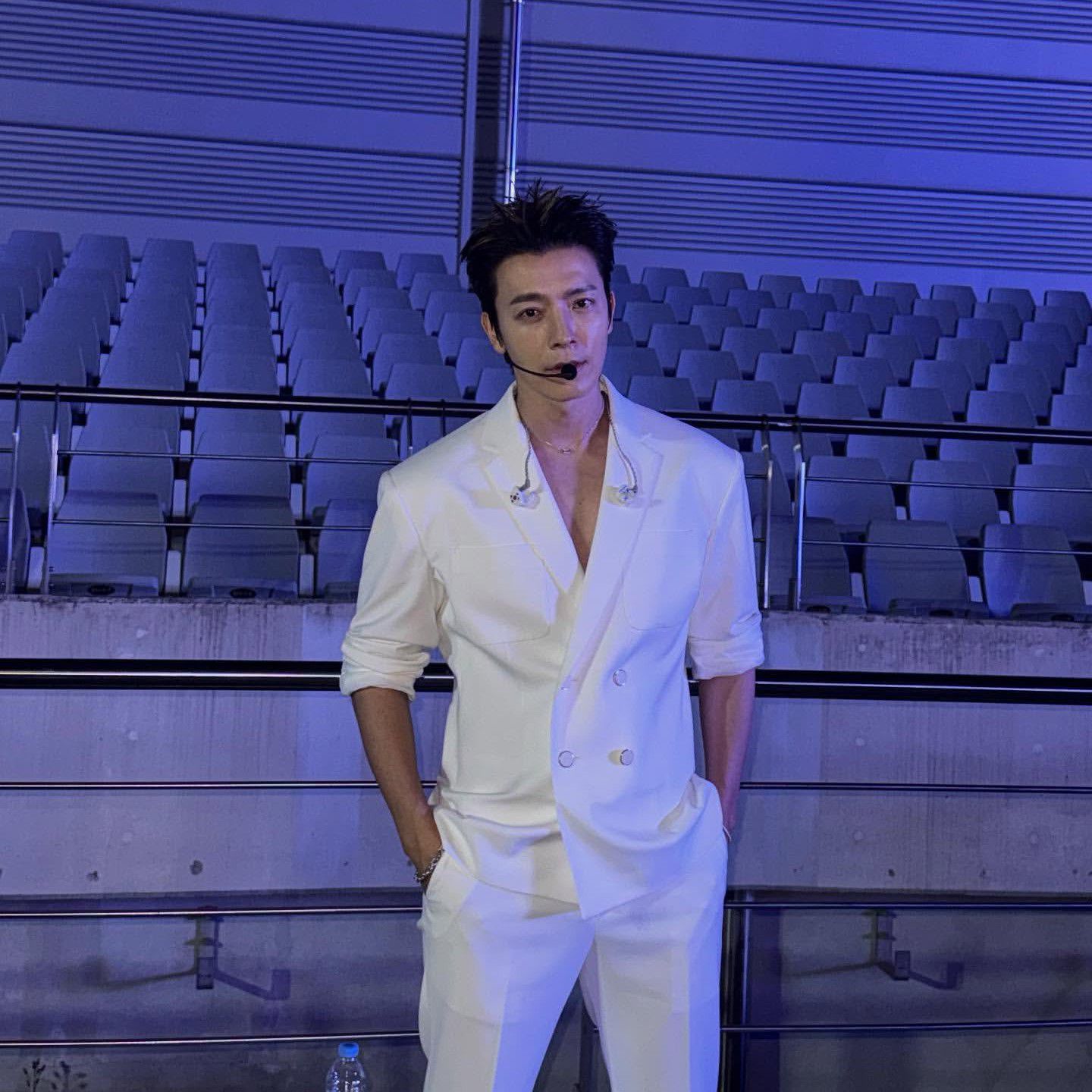A moment captured by Donghae (Super Junior)'s fan