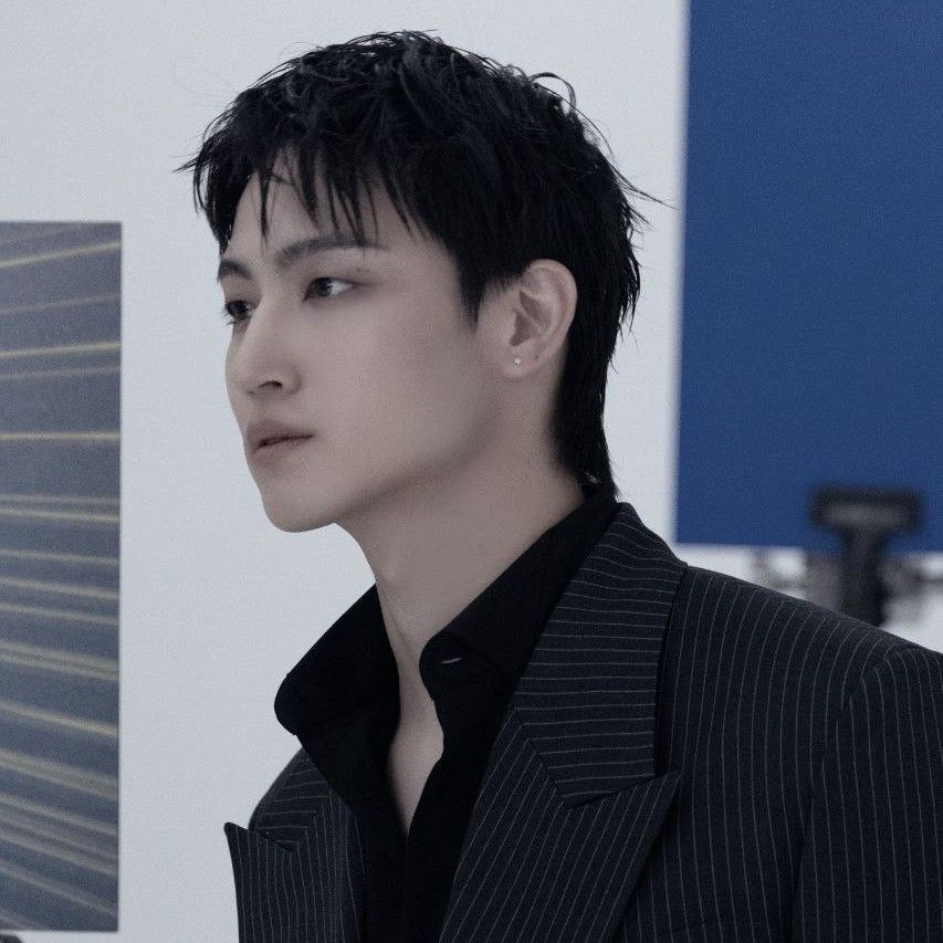 Latest photo of JAY B (GOT7)