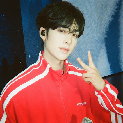 A moment captured by Ricky (ZEROBASEONE)'s fan