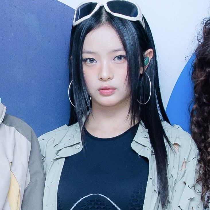 Behind-the-scenes cut of HANNI (NewJeans)